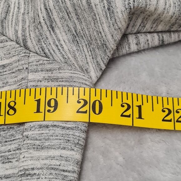 Fabletics Magnolia Cropped Jacket Size Large Zip Front Activewear Gray - Picture 7 of 11